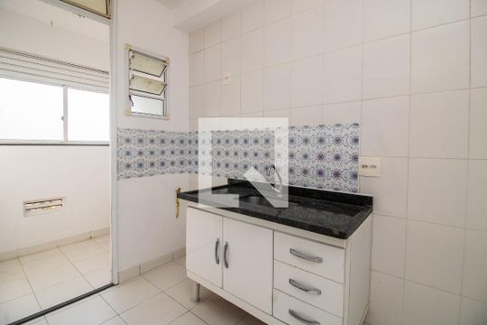 Cozinha de apartamento para alugar com 2 quartos, 63m² em Vila Talarico, São Paulo
