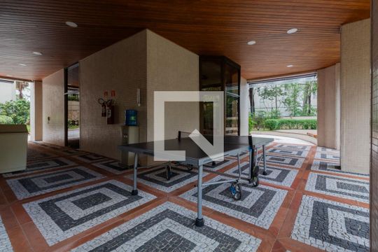 Área comum de apartamento à venda com 4 quartos, 245m² em Vila Suzana, São Paulo