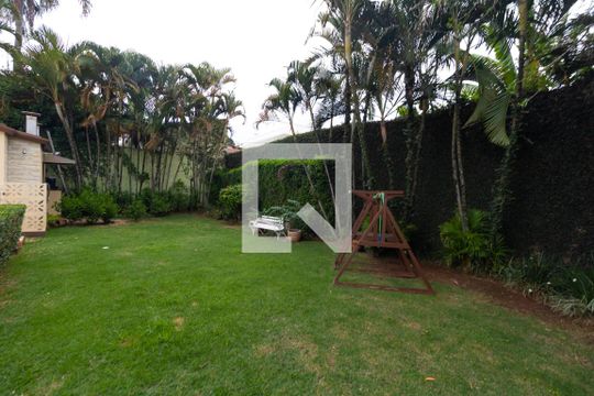 Quintal de casa de condomínio para alugar com 4 quartos, 420m² em Sítios de Recreio Gramado, Campinas