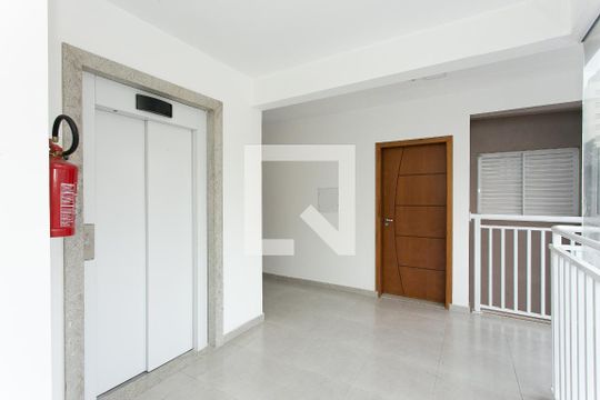 Área Comum - Elevador de apartamento à venda com 1 quarto, 39m² em Vila Mazzei, São Paulo