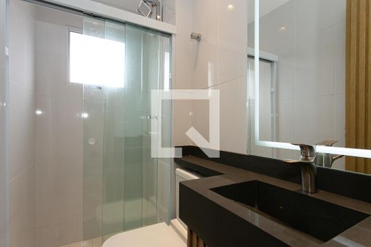 Banheiro de apartamento à venda com 1 quarto, 39m² em Vila Mazzei, São Paulo