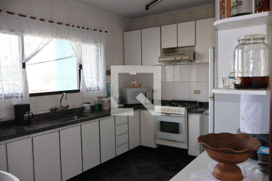 Cozinha de casa para alugar com 3 quartos, 216m² em Vila Euclides, São Bernardo do Campo