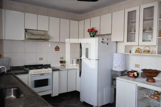 Cozinha de casa para alugar com 3 quartos, 216m² em Vila Euclides, São Bernardo do Campo