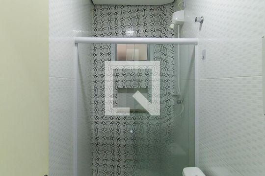 Banheiro de kitnet/studio para alugar com 1 quarto, 28m² em Mooca, São Paulo