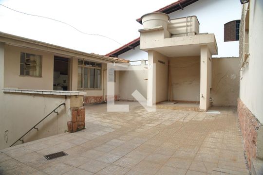 Quintal de casa para alugar com 3 quartos, 370m² em Vila Dusi, São Bernardo do Campo