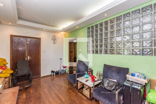 Sala 2 de casa para alugar com 5 quartos, 250m² em João Pinheiro, Belo Horizonte