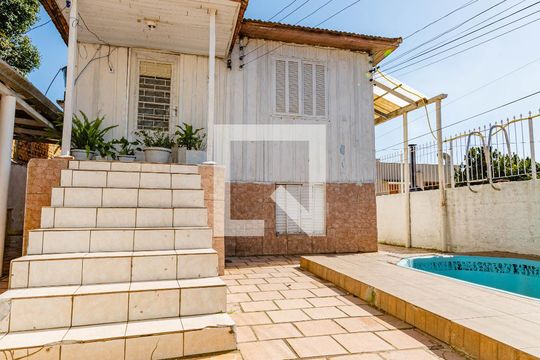 Casa à venda com 6 quartos, 350m² em São José, Canoas