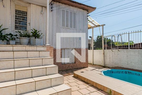 Casa à venda com 6 quartos, 350m² em São José, Canoas