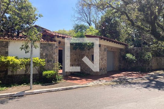 Fachada de casa à venda com 4 quartos, 448m² em Interlagos, São Paulo