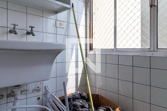 Área de Serviço de apartamento para alugar com 2 quartos, 49m² em Jardim Belem, São Paulo