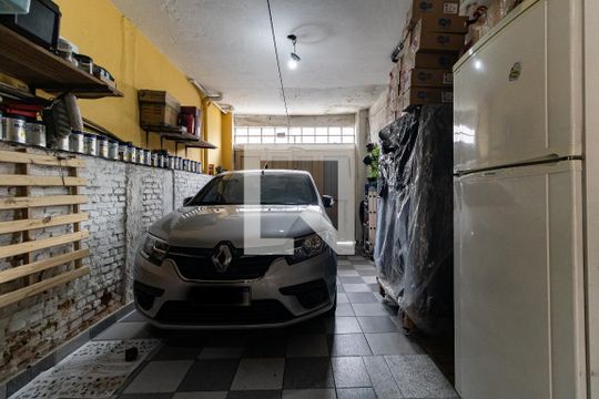 Garagem de casa à venda com 6 quartos, 170m² em Vila Brasilina, São Paulo