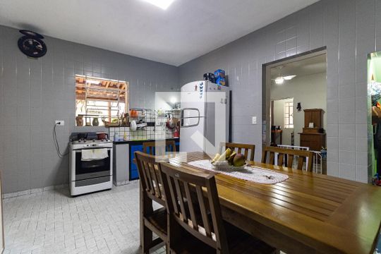 Cozinha da Casa 1 de casa à venda com 6 quartos, 170m² em Vila Brasilina, São Paulo