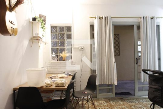 Casa 1 - Sala  de casa à venda com 6 quartos, 300m² em Vila Industrial, Campinas