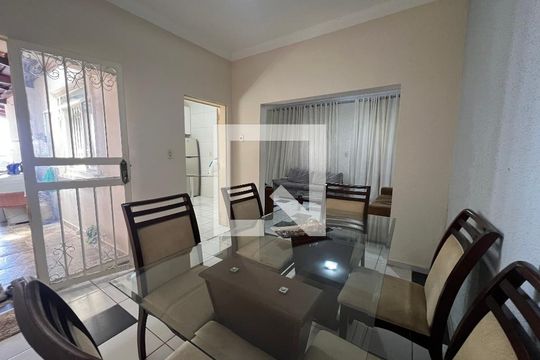 Sala de casa à venda com 3 quartos, 215m² em Colonial, Contagem