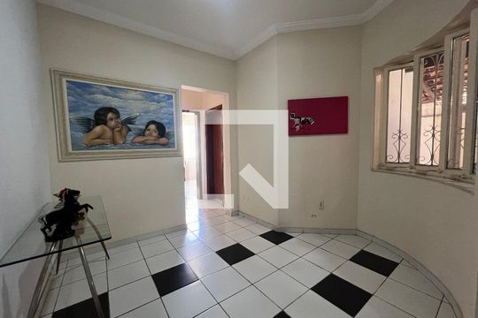 Sala de casa à venda com 3 quartos, 215m² em Colonial, Contagem