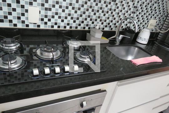 Cozinha  de apartamento à venda com 2 quartos, 46m² em Cidade Patriarca, São Paulo