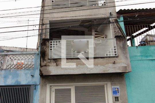 Fachada de casa à venda com 2 quartos, 65m² em Jardim São João (zona Leste), São Paulo