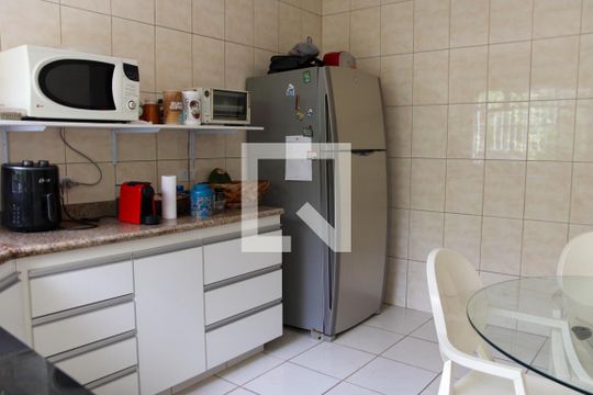 Cozinha de casa para alugar com 3 quartos, 200m² em Vila Gustavo, São Paulo