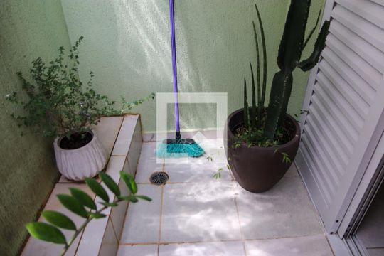 Varanda de casa para alugar com 3 quartos, 200m² em Vila Gustavo, São Paulo
