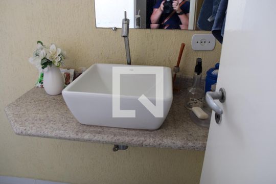 Banheiro do Quarto 1 de casa à venda com 3 quartos, 200m² em Vila Gustavo, São Paulo