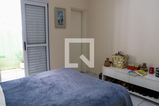 Quarto 2 de casa para alugar com 3 quartos, 200m² em Vila Gustavo, São Paulo