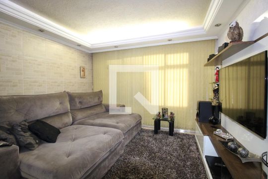 Casa à venda com 3 quartos, 250m² em Jardim Santo Antonio, São Paulo