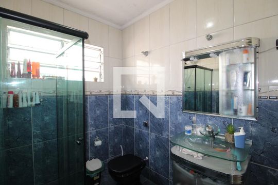 Banheiro de casa à venda com 3 quartos, 250m² em Jardim Santo Antonio, São Paulo