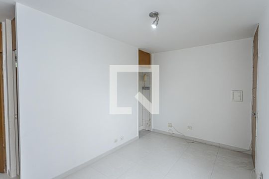 Sala de apartamento para alugar com 2 quartos, 53m² em Parque Peruche, São Paulo