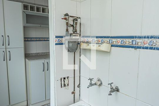Área de Serviço de apartamento para alugar com 2 quartos, 53m² em Parque Peruche, São Paulo