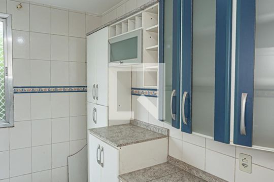 Cozinha de apartamento para alugar com 2 quartos, 53m² em Parque Peruche, São Paulo