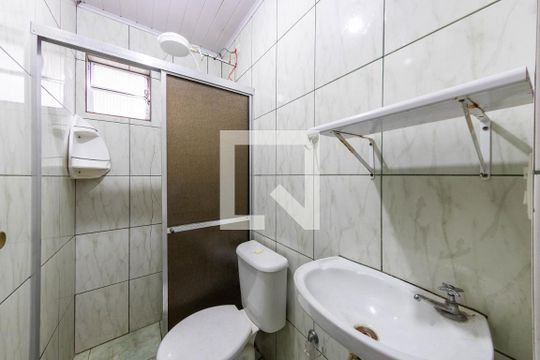 Banheiro de apartamento para alugar com 1 quarto, 40m² em Vila Fatima, São Paulo
