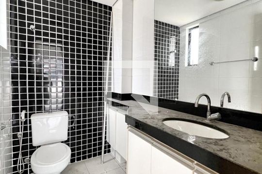 Banheiro 1 de apartamento à venda com 4 quartos, 204m² em Buritis, Belo Horizonte