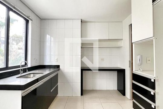 Cozinha de apartamento à venda com 4 quartos, 180m² em Buritis, Belo Horizonte