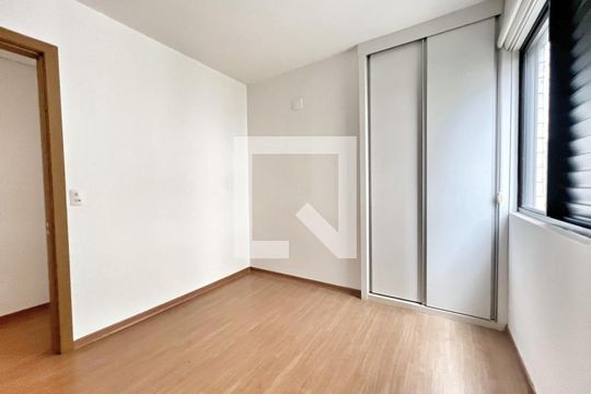 Quarto 2 de apartamento à venda com 4 quartos, 180m² em Buritis, Belo Horizonte