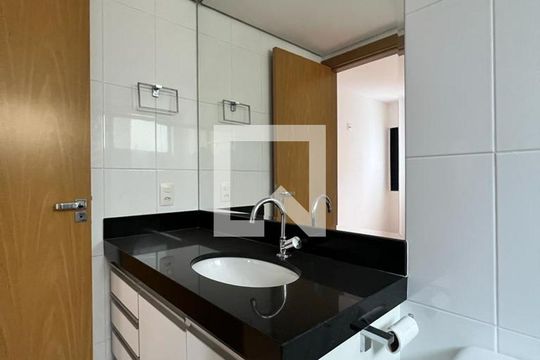 Banheiro de apartamento à venda com 4 quartos, 180m² em Buritis, Belo Horizonte