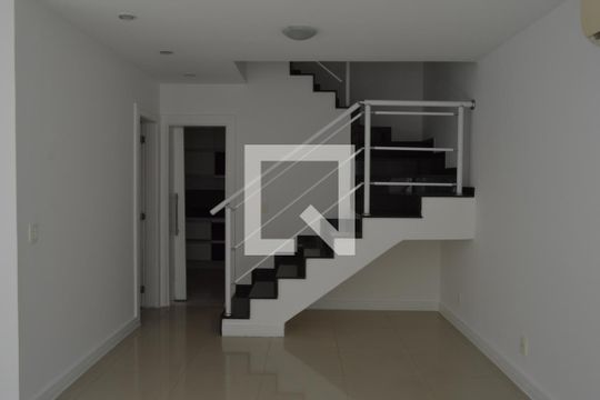 Sala de casa à venda com 3 quartos, 131m² em Freguesia de Jacarepaguá, Rio de Janeiro