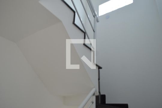 Escada para o terceiro andar de casa à venda com 3 quartos, 131m² em Freguesia de Jacarepaguá, Rio de Janeiro