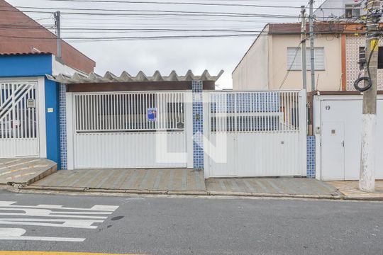 Fachada de casa à venda com 2 quartos, 240m² em Vila Caminho do Mar, São Bernardo do Campo