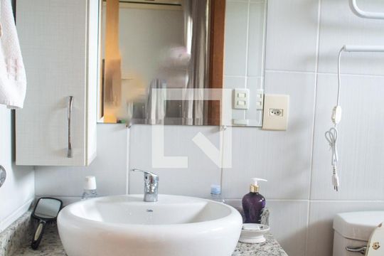 Banheiro  de casa à venda com 3 quartos, 174m² em Ipanema, Porto Alegre