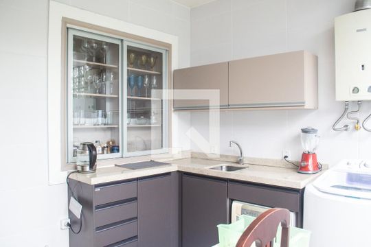 Área de serviço de casa à venda com 3 quartos, 174m² em Ipanema, Porto Alegre