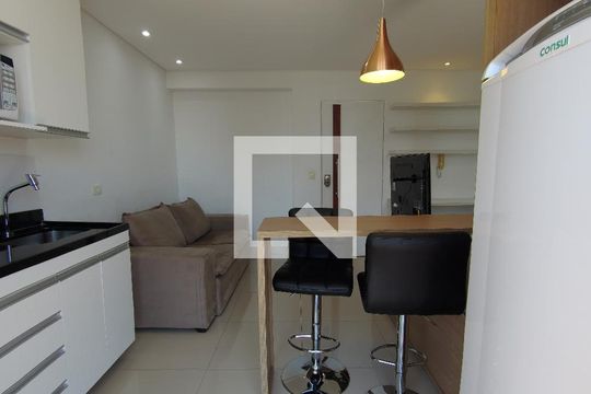 Cozinha de kitnet/studio para alugar com 1 quarto, 39m² em Vila Augusta, Guarulhos
