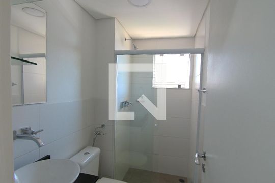 Banheiro de kitnet/studio para alugar com 1 quarto, 39m² em Vila Augusta, Guarulhos