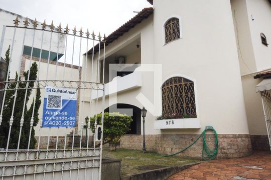 Fachada de casa para alugar com 4 quartos, 429m² em Pechincha, Rio de Janeiro