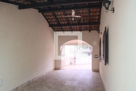 Garagem de casa para alugar com 4 quartos, 429m² em Pechincha, Rio de Janeiro