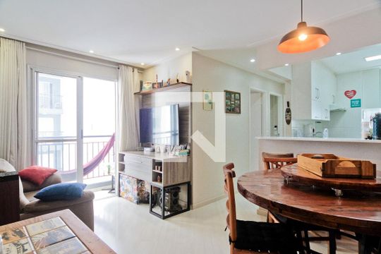 Sala de apartamento para alugar com 2 quartos, 50m² em Vila Palmeiras, São Paulo