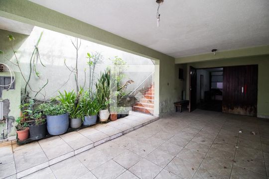 Garagem de casa à venda com 3 quartos, 130m² em Engenheiro Goulart, São Paulo