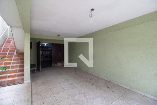 Garagem de casa à venda com 3 quartos, 130m² em Engenheiro Goulart, São Paulo