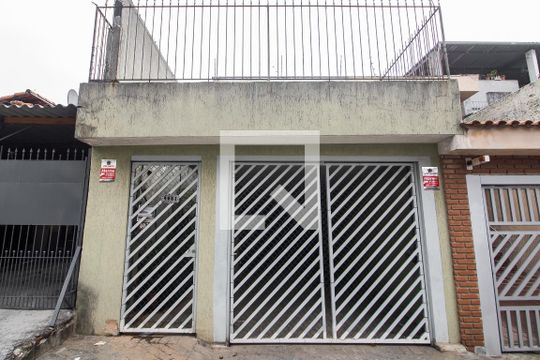 Fachada de casa à venda com 3 quartos, 130m² em Engenheiro Goulart, São Paulo