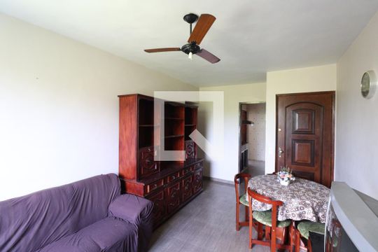 Sala de apartamento para alugar com 2 quartos, 80m² em Rocha, São Gonçalo