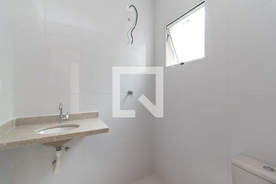 Banheiro de apartamento à venda com 2 quartos, 60m² em Vila Mazzei, São Paulo